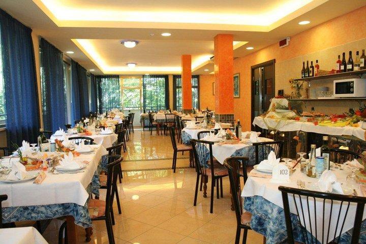 Hotel Krone Lido di Classe Esterno foto