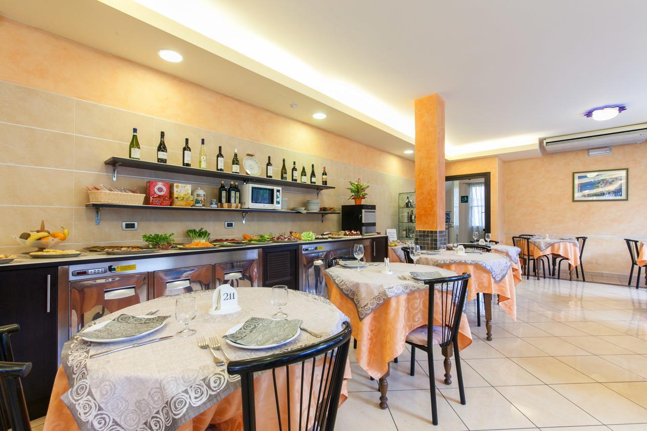 Hotel Krone Lido di Classe Esterno foto