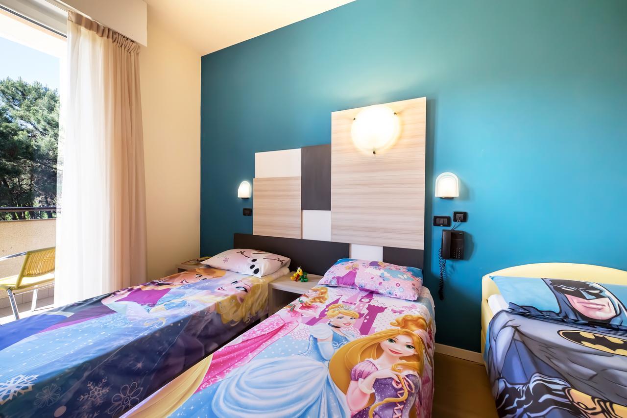 Hotel Krone Lido di Classe Esterno foto